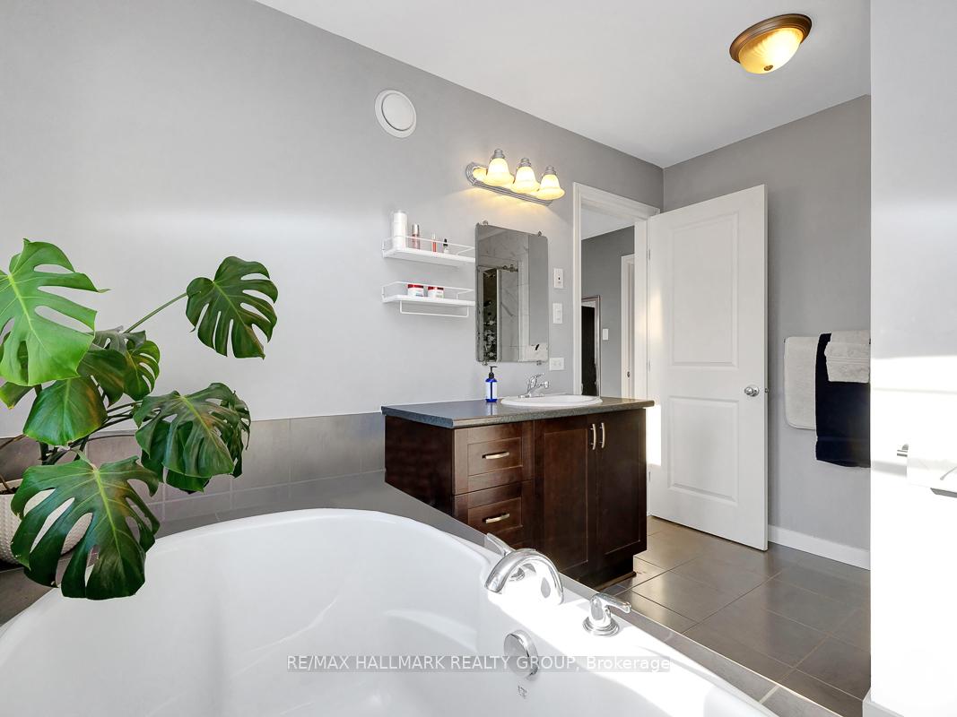 Photo 23 of 239 Espin Heights, Ottawa, Barrhaven - Stonebridge — HOMEH