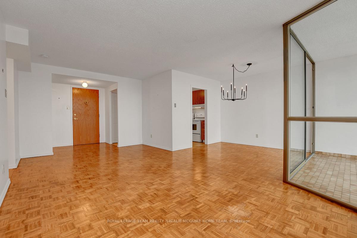 Photo 12 of Unit 412, 2760 Carousel Crescent, Ottawa, Emerald Woods/Sawmill Creek — HOMEH