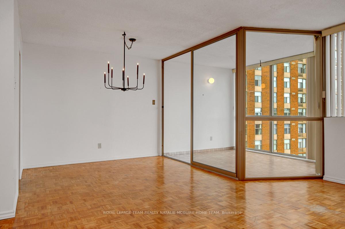 Photo 15 of Unit 412, 2760 Carousel Crescent, Ottawa, Emerald Woods/Sawmill Creek — HOMEH