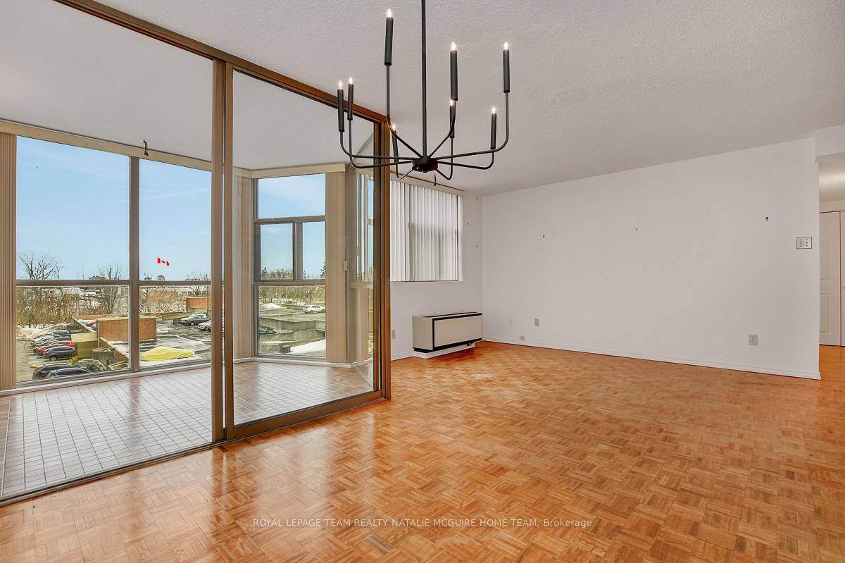 Photo 18 of Unit 412, 2760 Carousel Crescent, Ottawa, Emerald Woods/Sawmill Creek — HOMEH