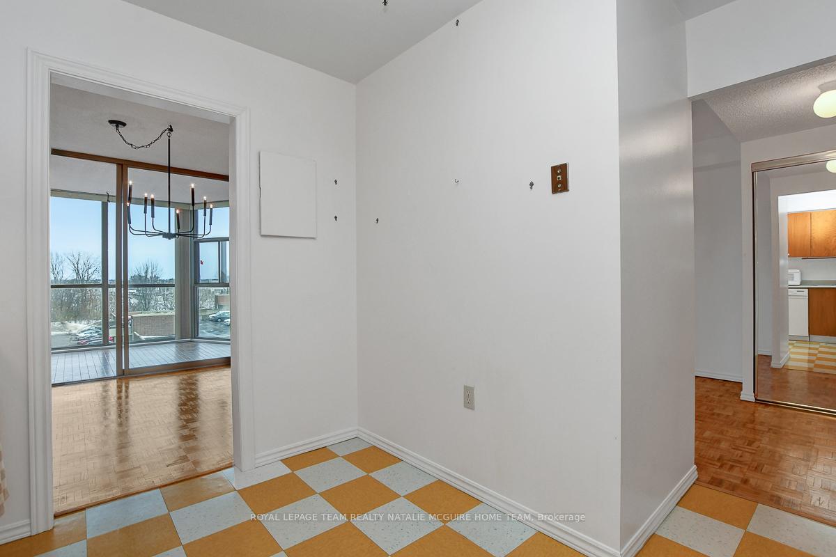 Photo 27 of Unit 412, 2760 Carousel Crescent, Ottawa, Emerald Woods/Sawmill Creek — HOMEH