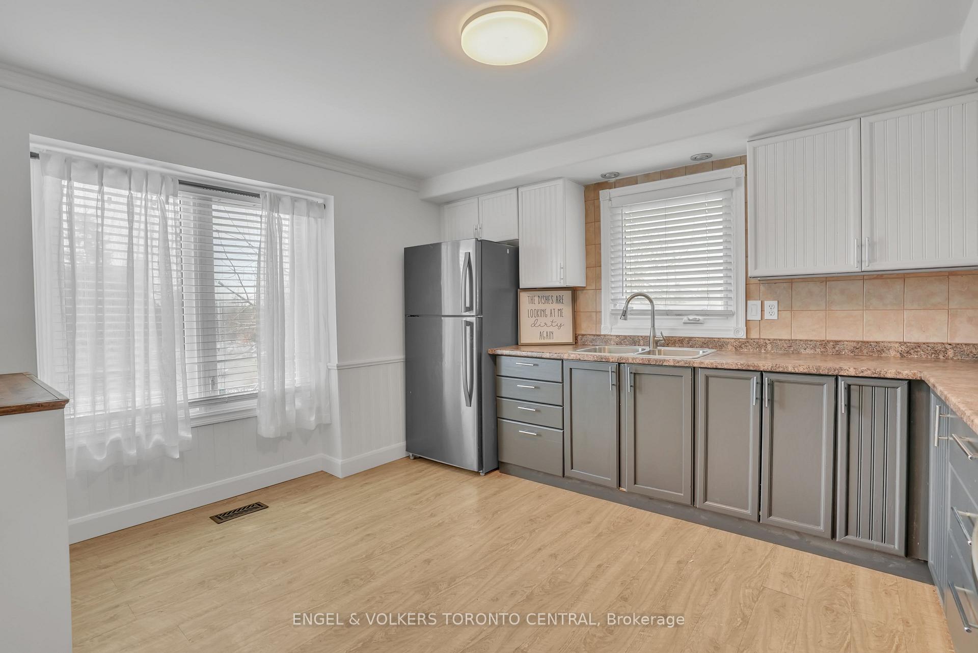 Photo 13 of 192 Edgehill Drive, Barrie, 400 North — HOMEH