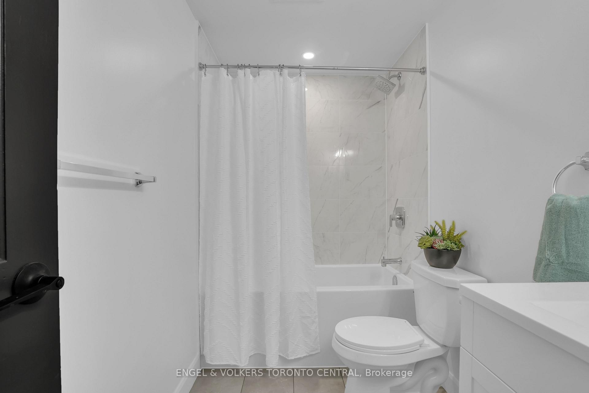 Photo 15 of 192 Edgehill Drive, Barrie, 400 North — HOMEH