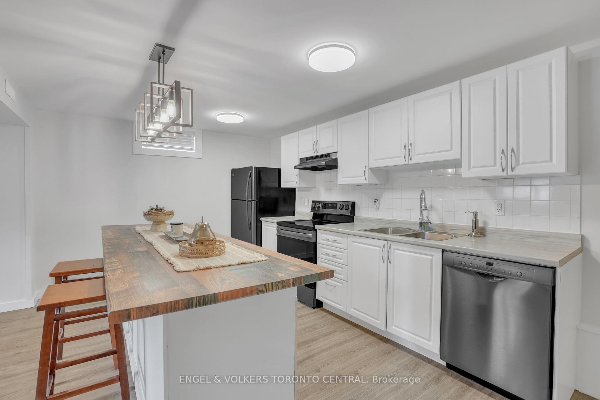 Photo 30 of 192 Edgehill Drive, Barrie, 400 North — HOMEH