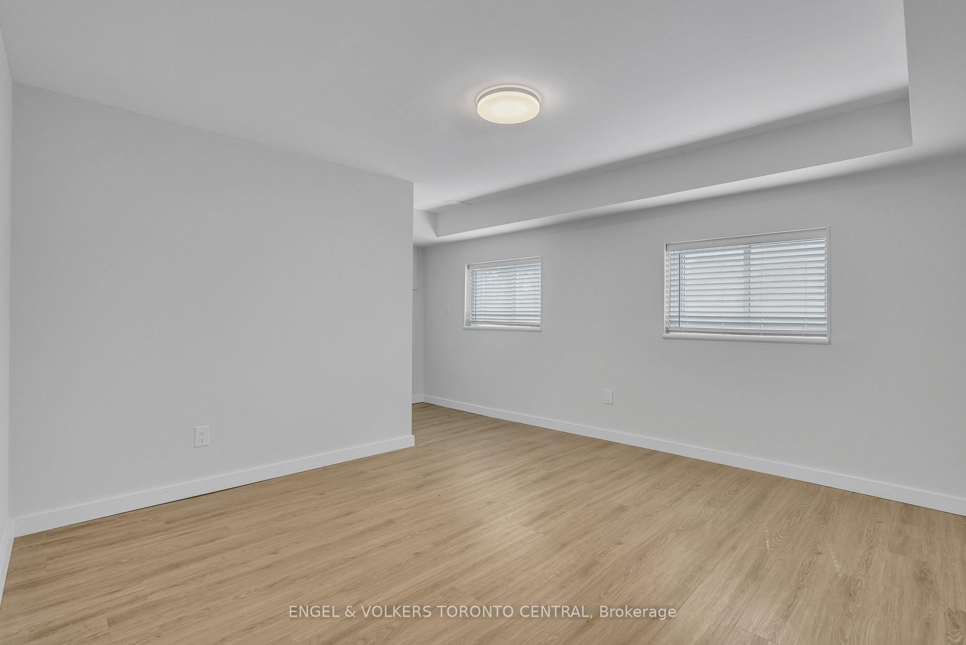 Photo 38 of 192 Edgehill Drive, Barrie, 400 North — HOMEH
