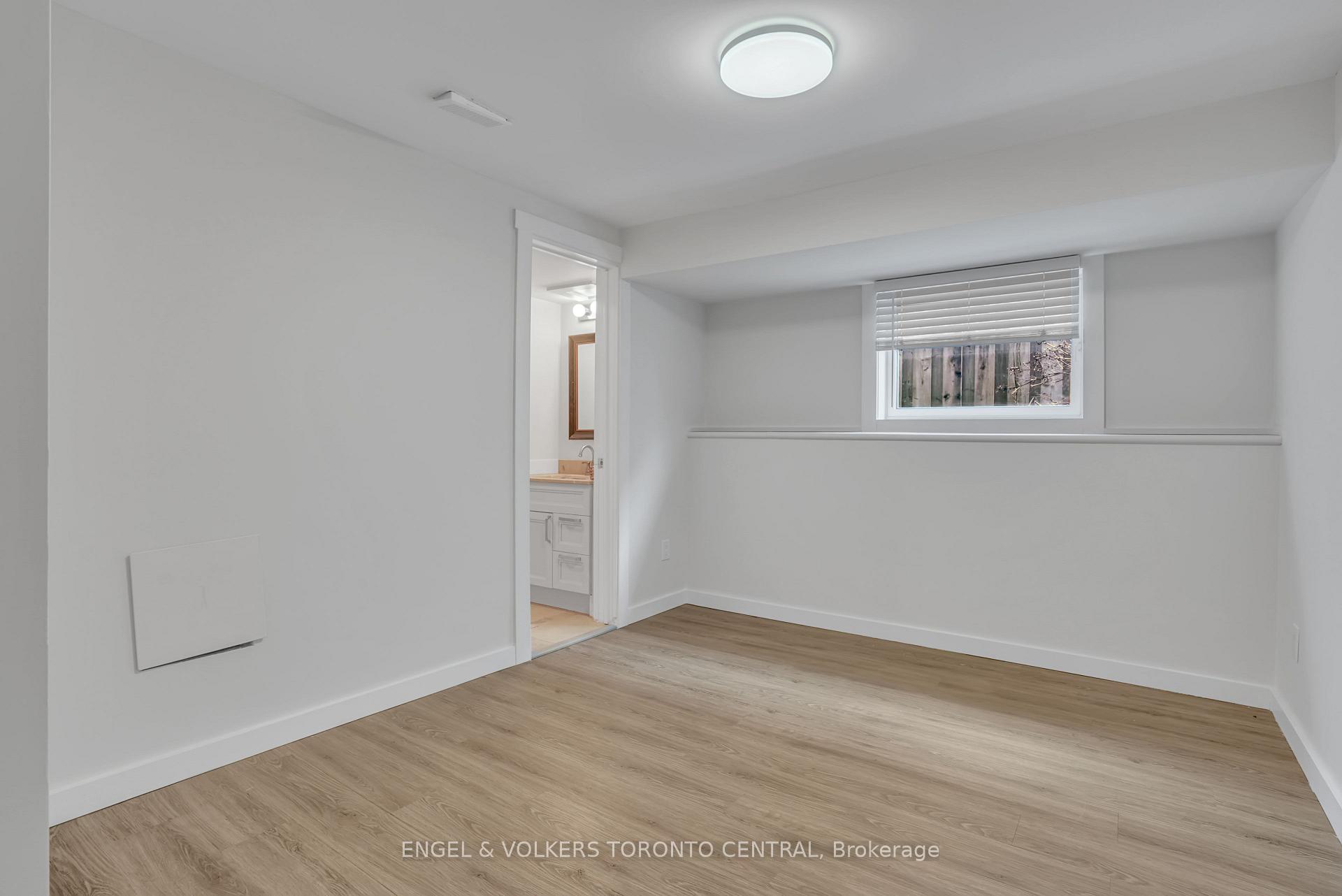 Photo 42 of 192 Edgehill Drive, Barrie, 400 North — HOMEH