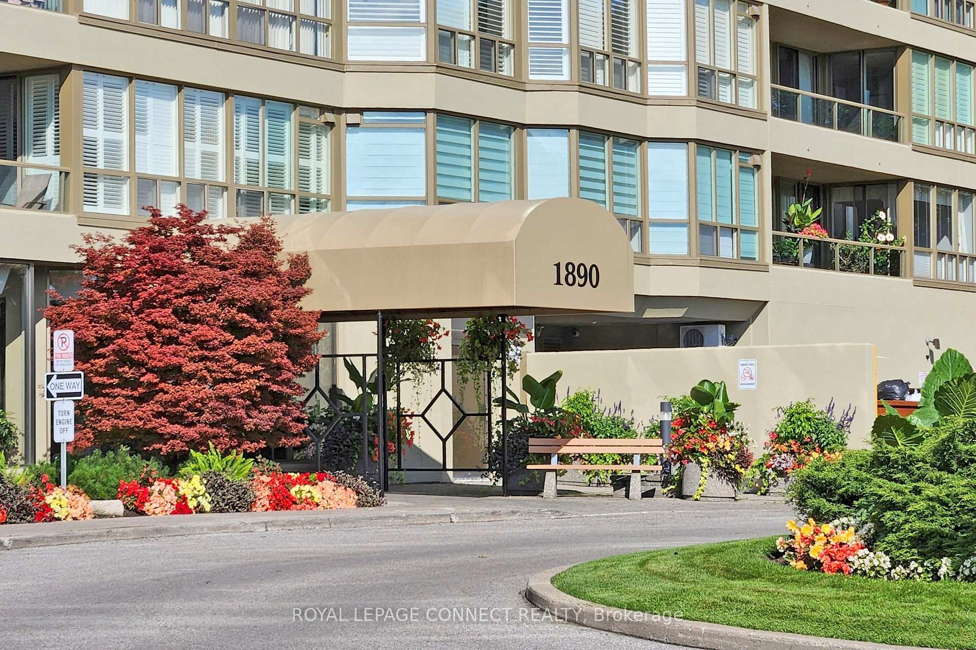Photo 2 of Unit 901, 1890 Valley Farm Road, Pickering, Town Centre — HOMEH