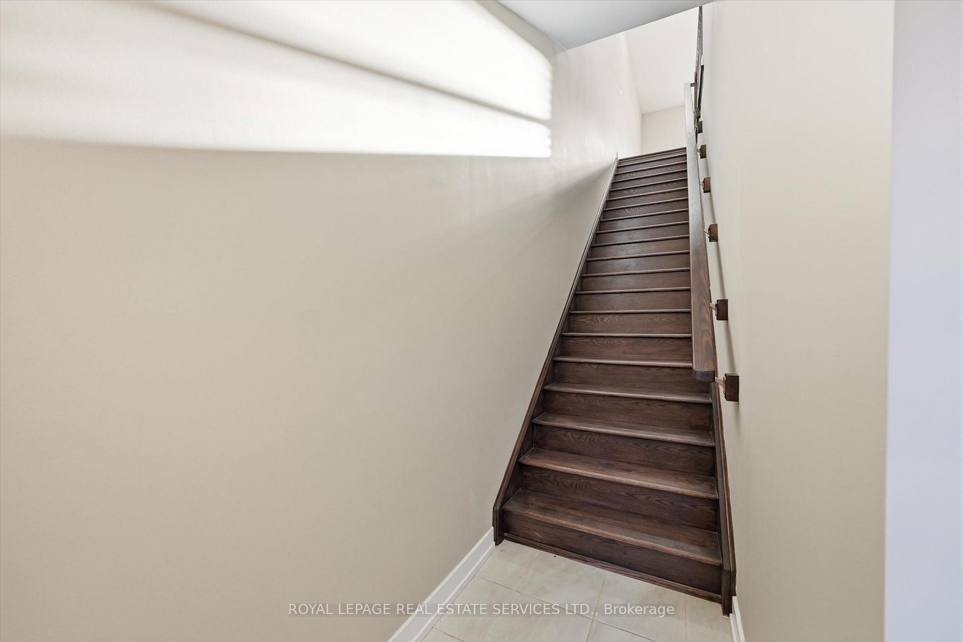Photo 5 of 85 Esplanade Lane, Grimsby, Grimsby Beach — HOMEH