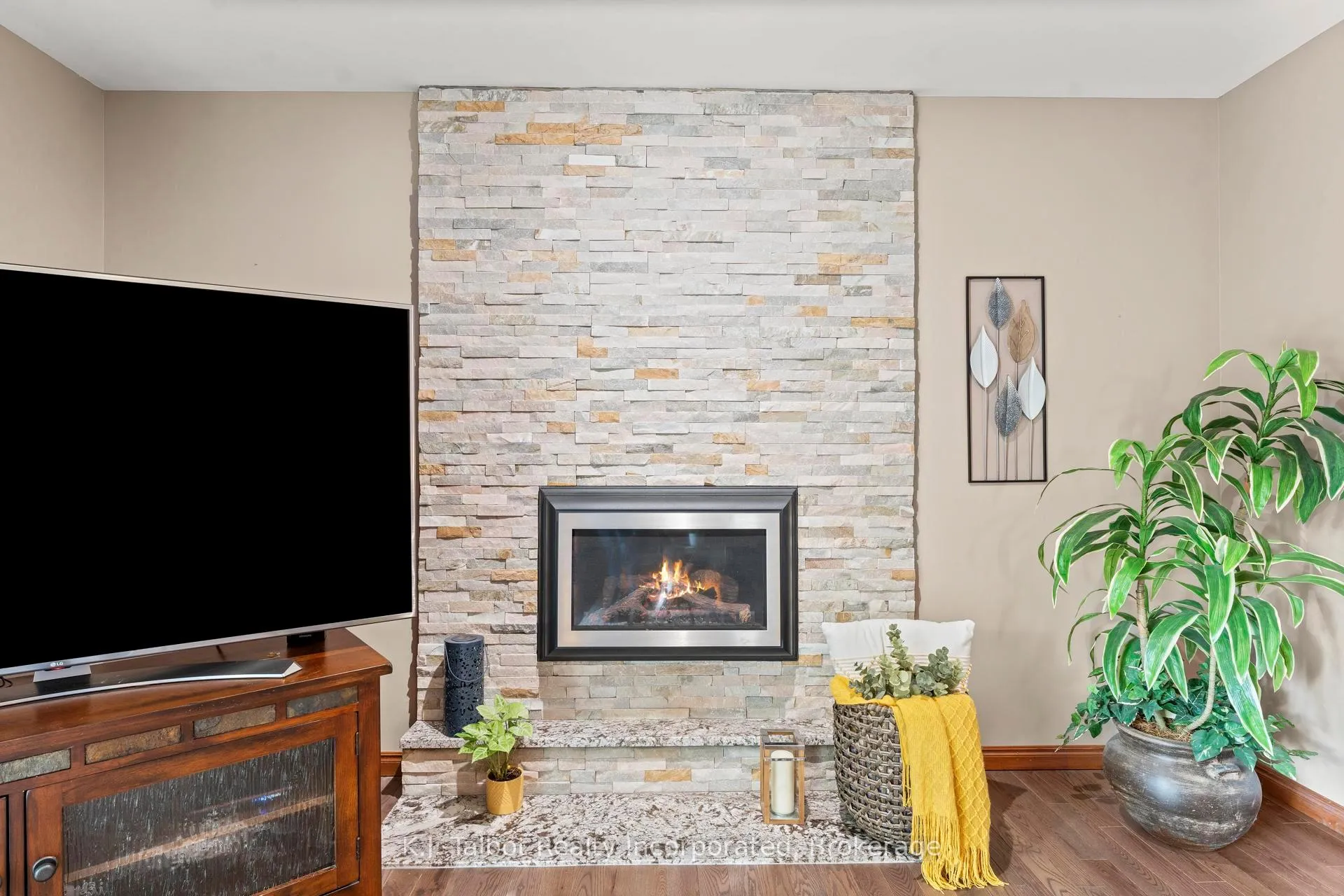 Photo 12 of 370 Eldon Street S, Goderich, Goderich (Town) — HOMEH