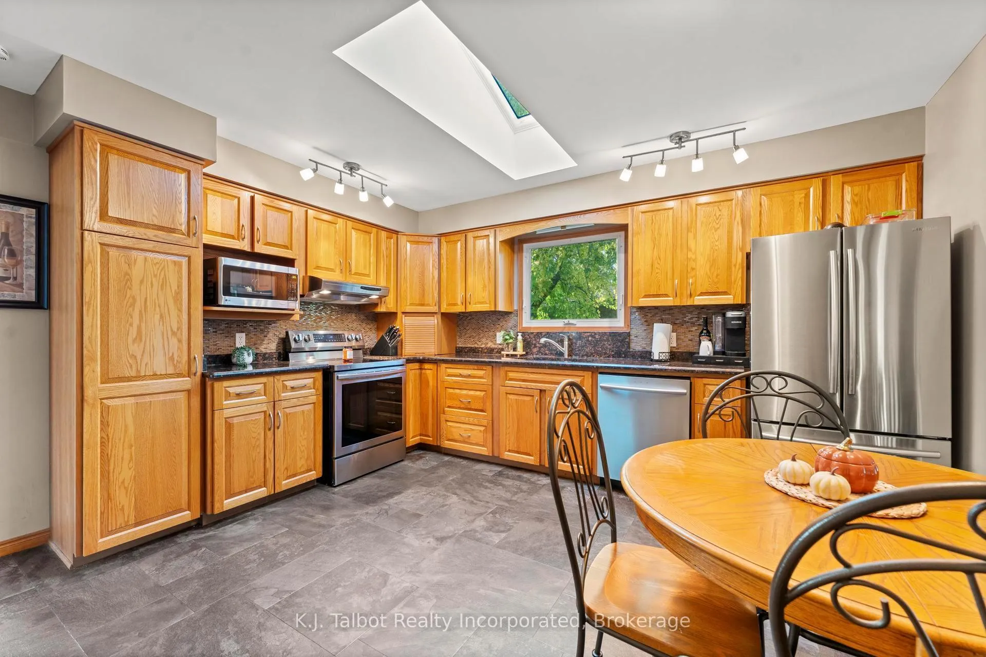 Photo 15 of 370 Eldon Street S, Goderich, Goderich (Town) — HOMEH