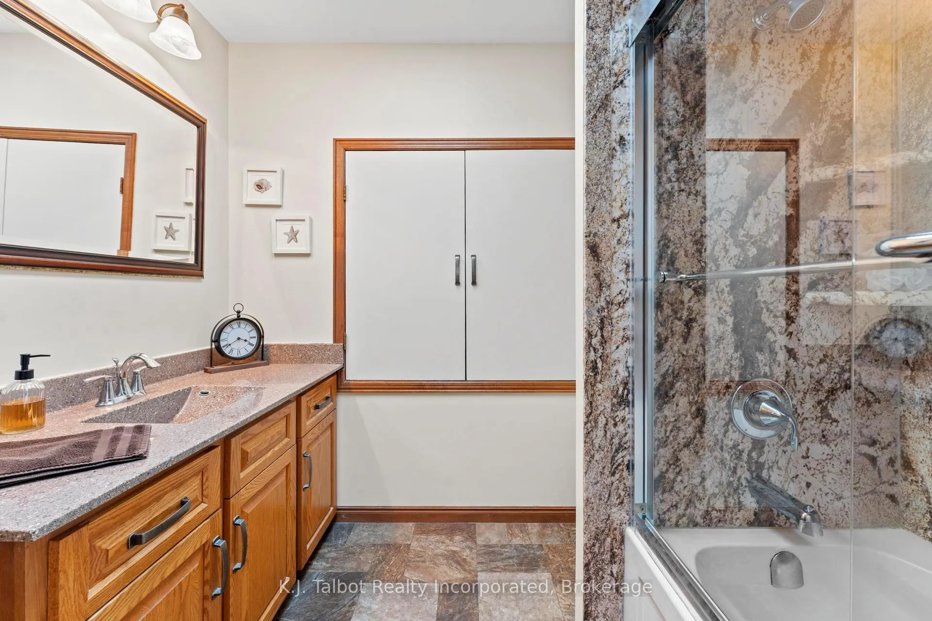 Photo 32 of 370 Eldon Street S, Goderich, Goderich (Town) — HOMEH