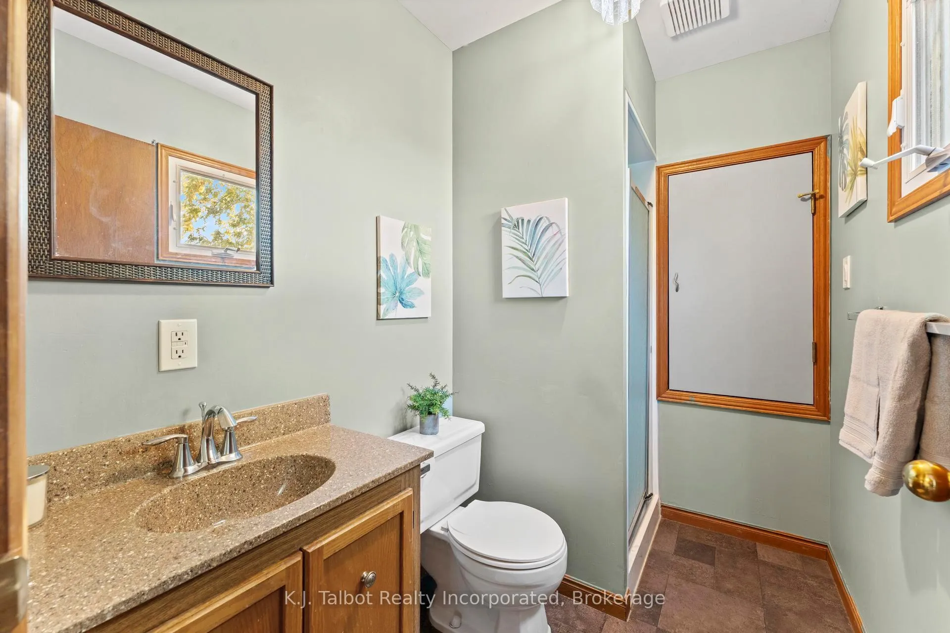 Photo 40 of 370 Eldon Street S, Goderich, Goderich (Town) — HOMEH