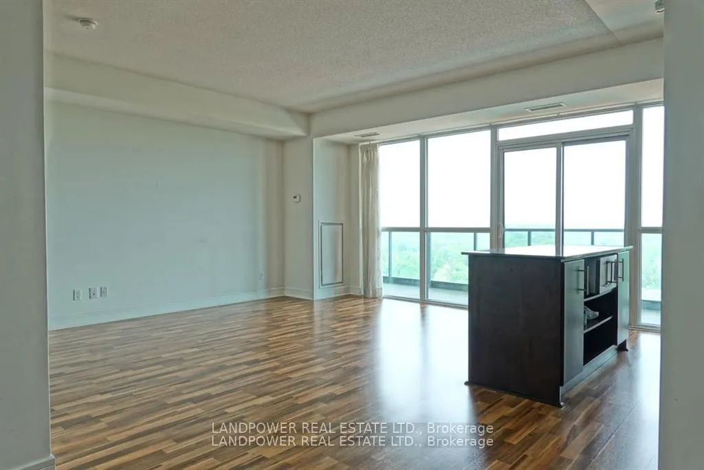 Photo 8 of Unit Lph3, 35 Brian Peck Crescent, Toronto, Thorncliffe Park — HOMEH