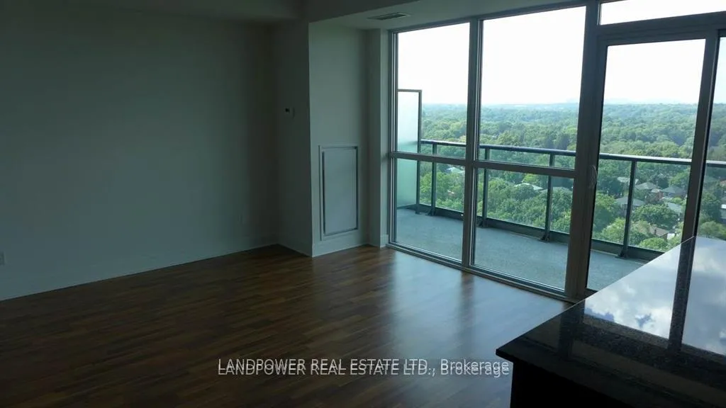 Photo 10 of Unit Lph3, 35 Brian Peck Crescent, Toronto, Thorncliffe Park — HOMEH