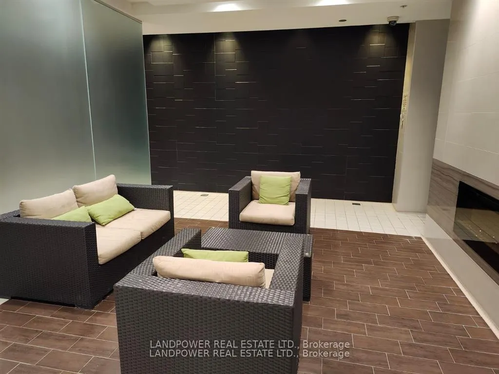 Photo 24 of Unit Lph3, 35 Brian Peck Crescent, Toronto, Thorncliffe Park — HOMEH