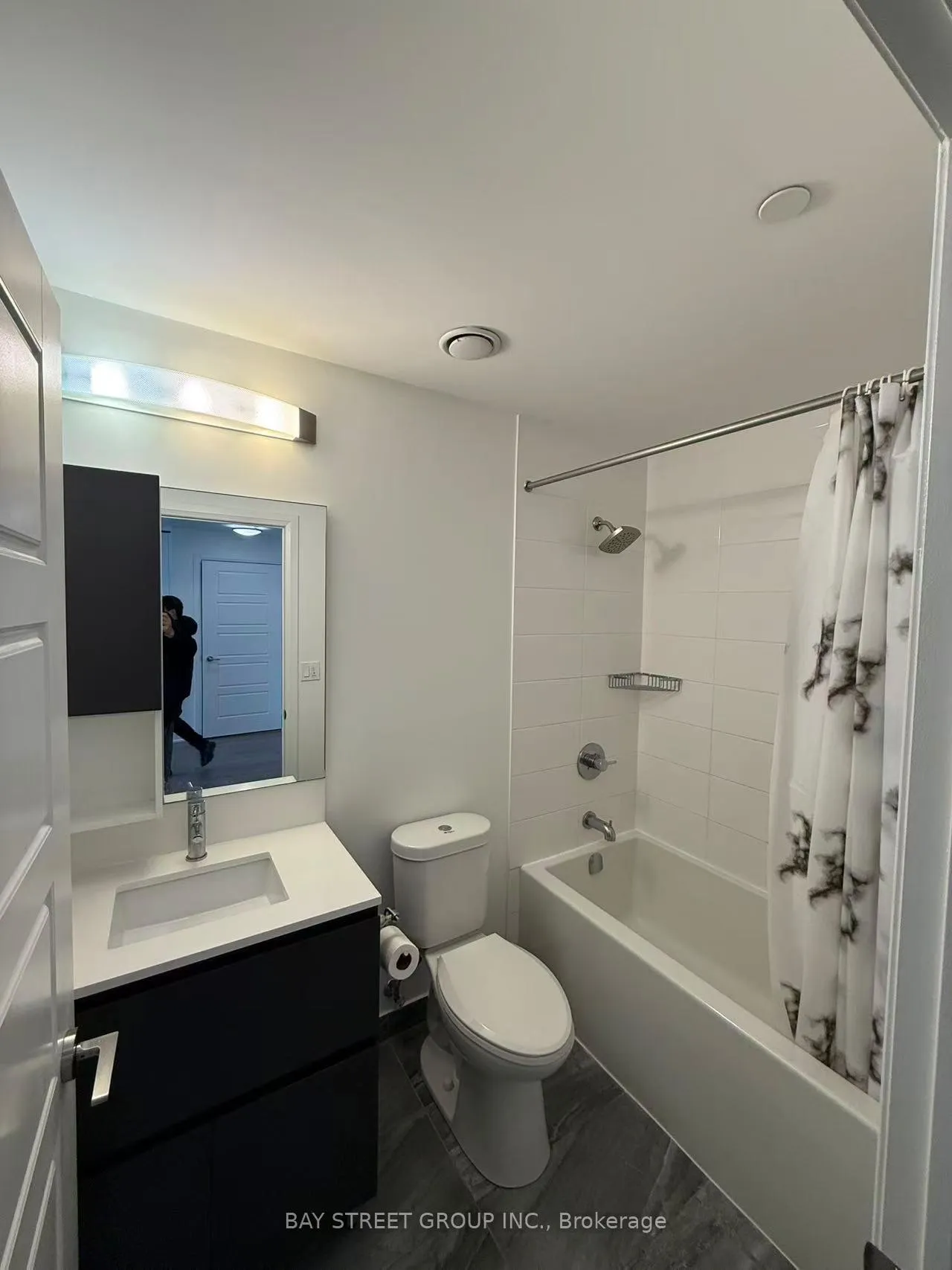 Photo 1 of Unit 709, 15 Water Walk Drive, Markham, Unionville — HOMEH
