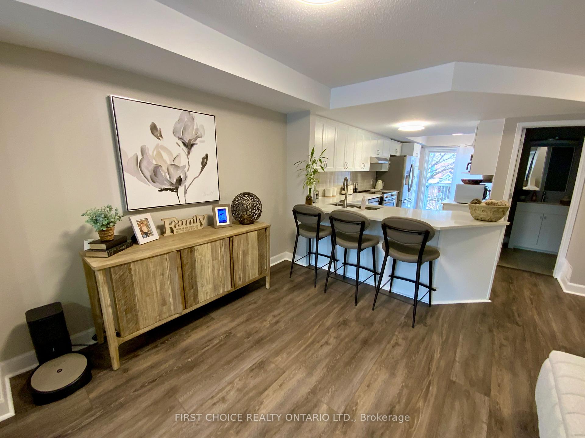 Photo 3 of Unit 10, 46 Lakepointe Drive, Ottawa, Avalon East — HOMEH