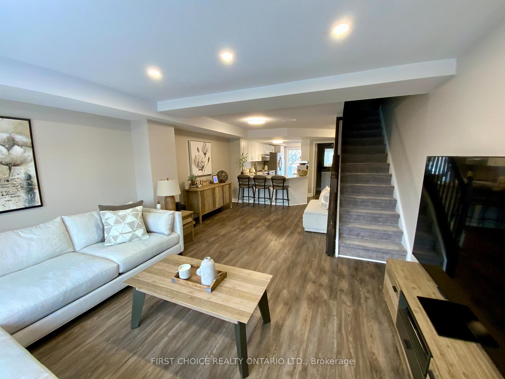 Photo 5 of Unit 10, 46 Lakepointe Drive, Ottawa, Avalon East — HOMEH