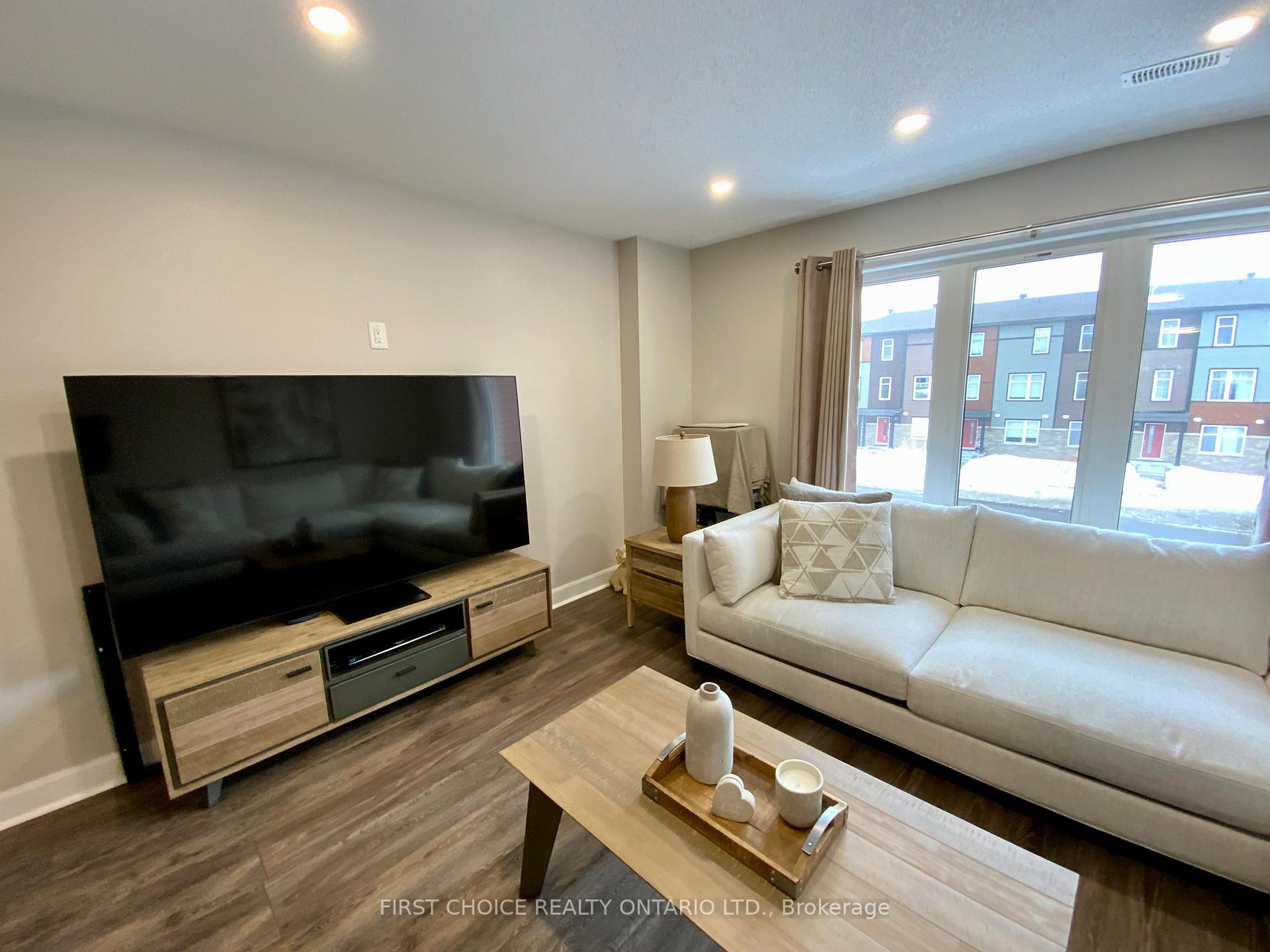 Photo 7 of Unit 10, 46 Lakepointe Drive, Ottawa, Avalon East — HOMEH