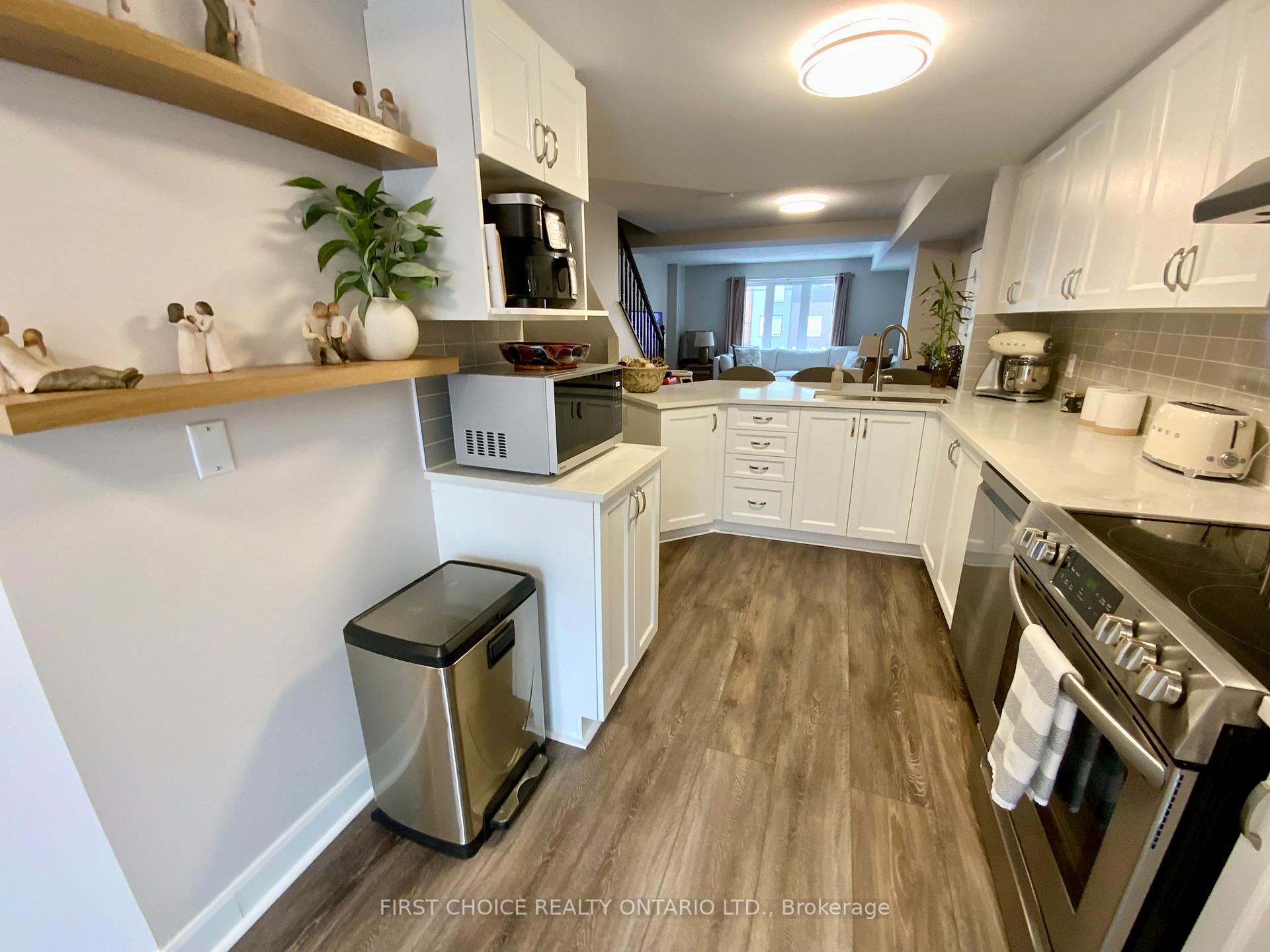 Photo 12 of Unit 10, 46 Lakepointe Drive, Ottawa, Avalon East — HOMEH