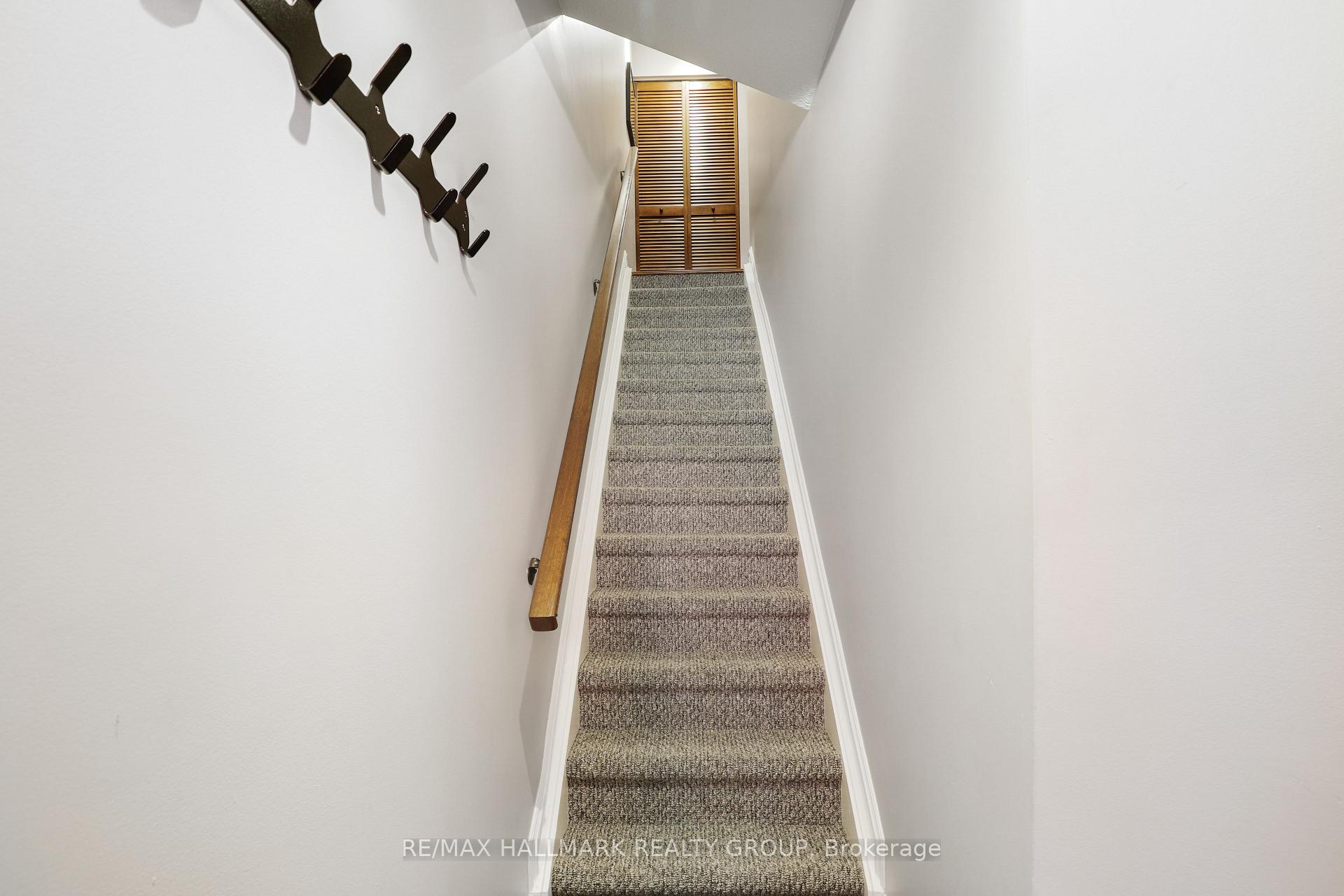 Photo 6 of 47 Crispin Private, Ottawa, Manor Park — HOMEH