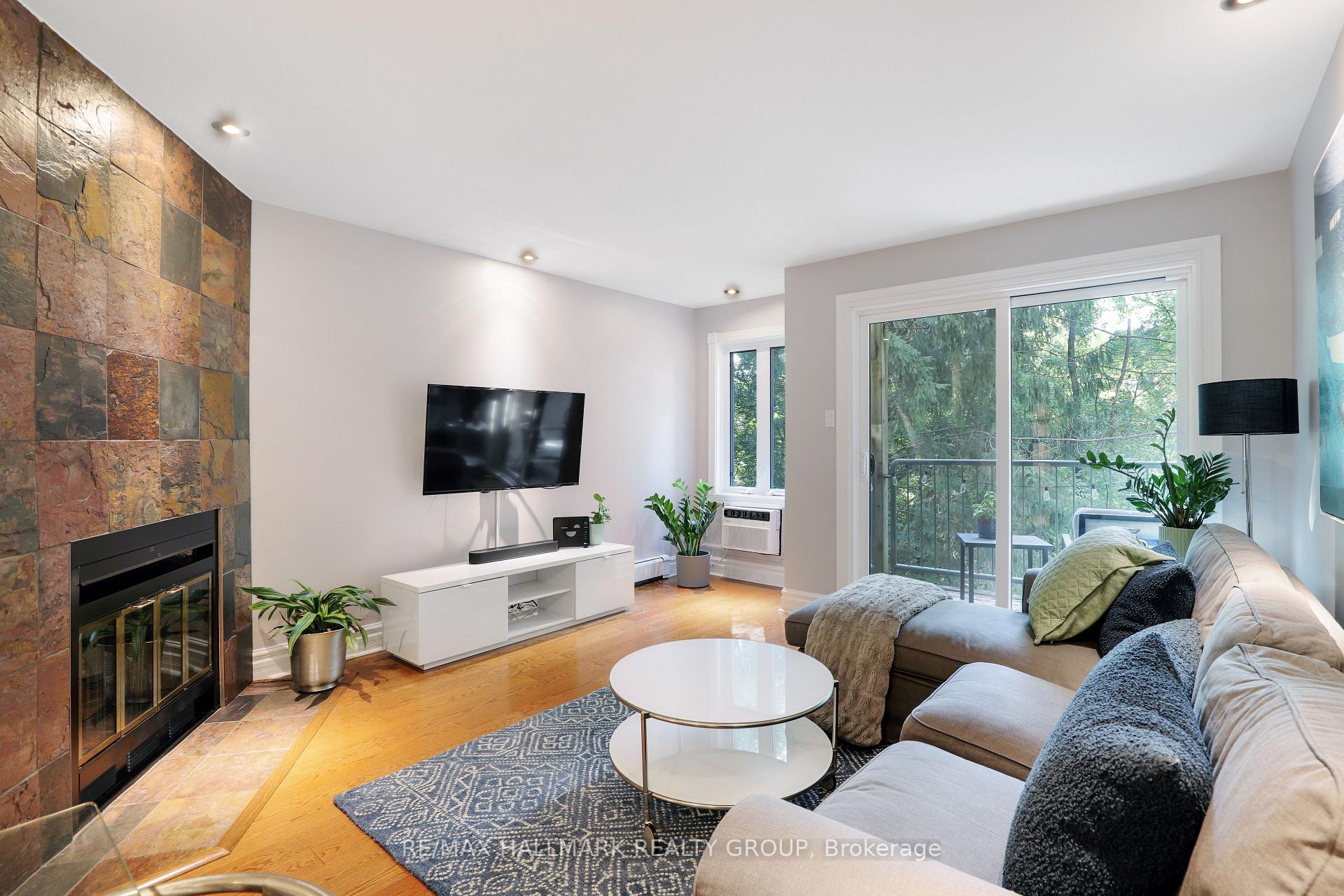 Photo 8 of 47 Crispin Private, Ottawa, Manor Park — HOMEH