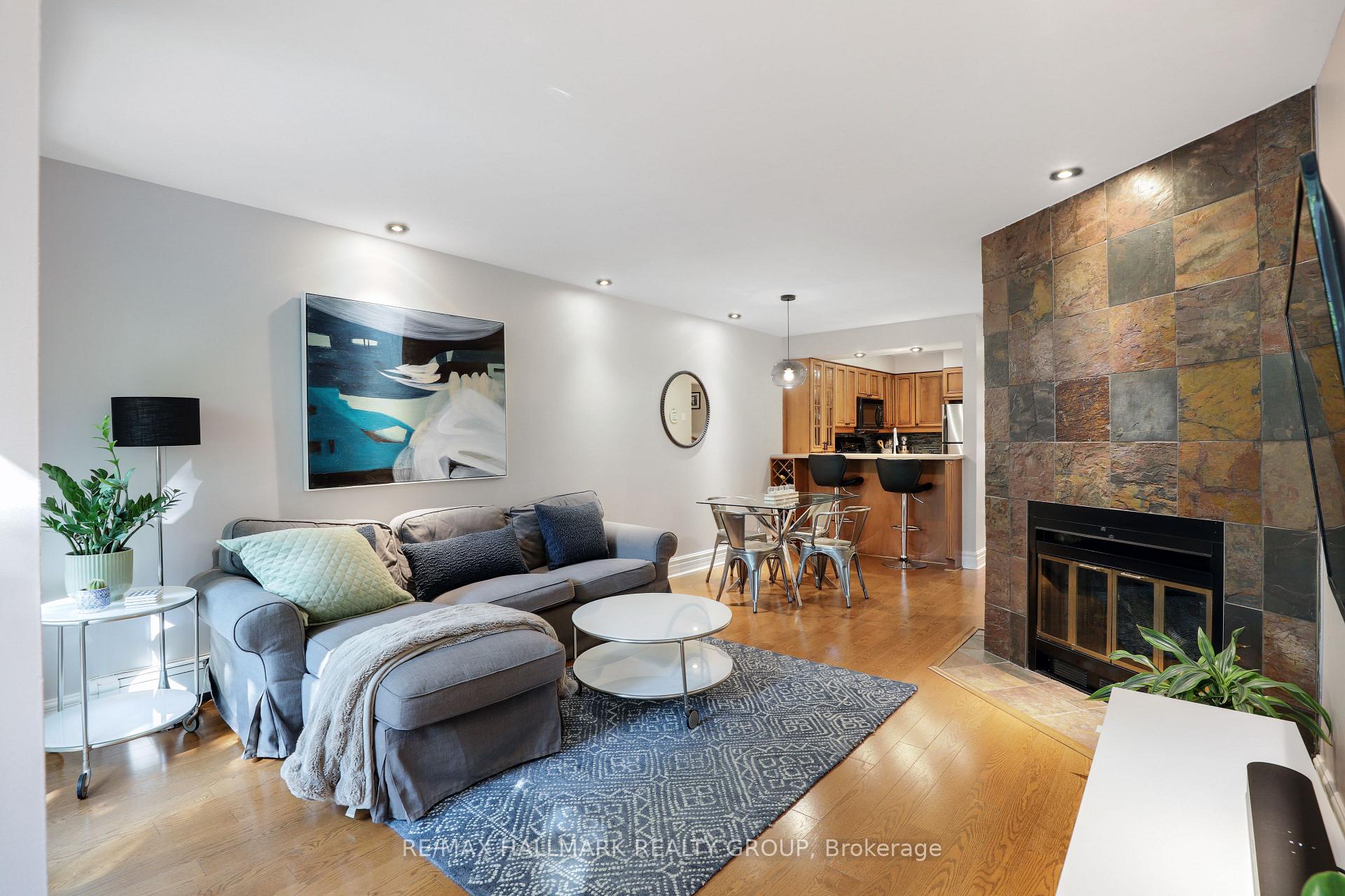Photo 10 of 47 Crispin Private, Ottawa, Manor Park — HOMEH