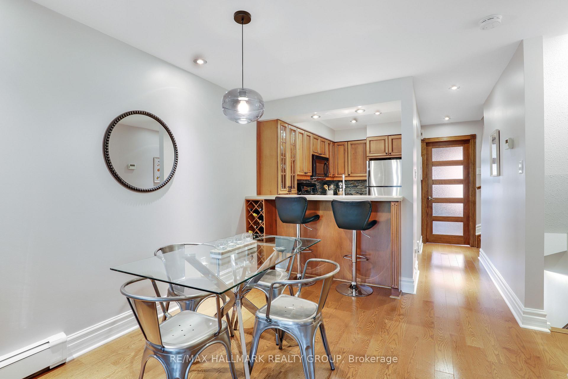 Photo 12 of 47 Crispin Private, Ottawa, Manor Park — HOMEH