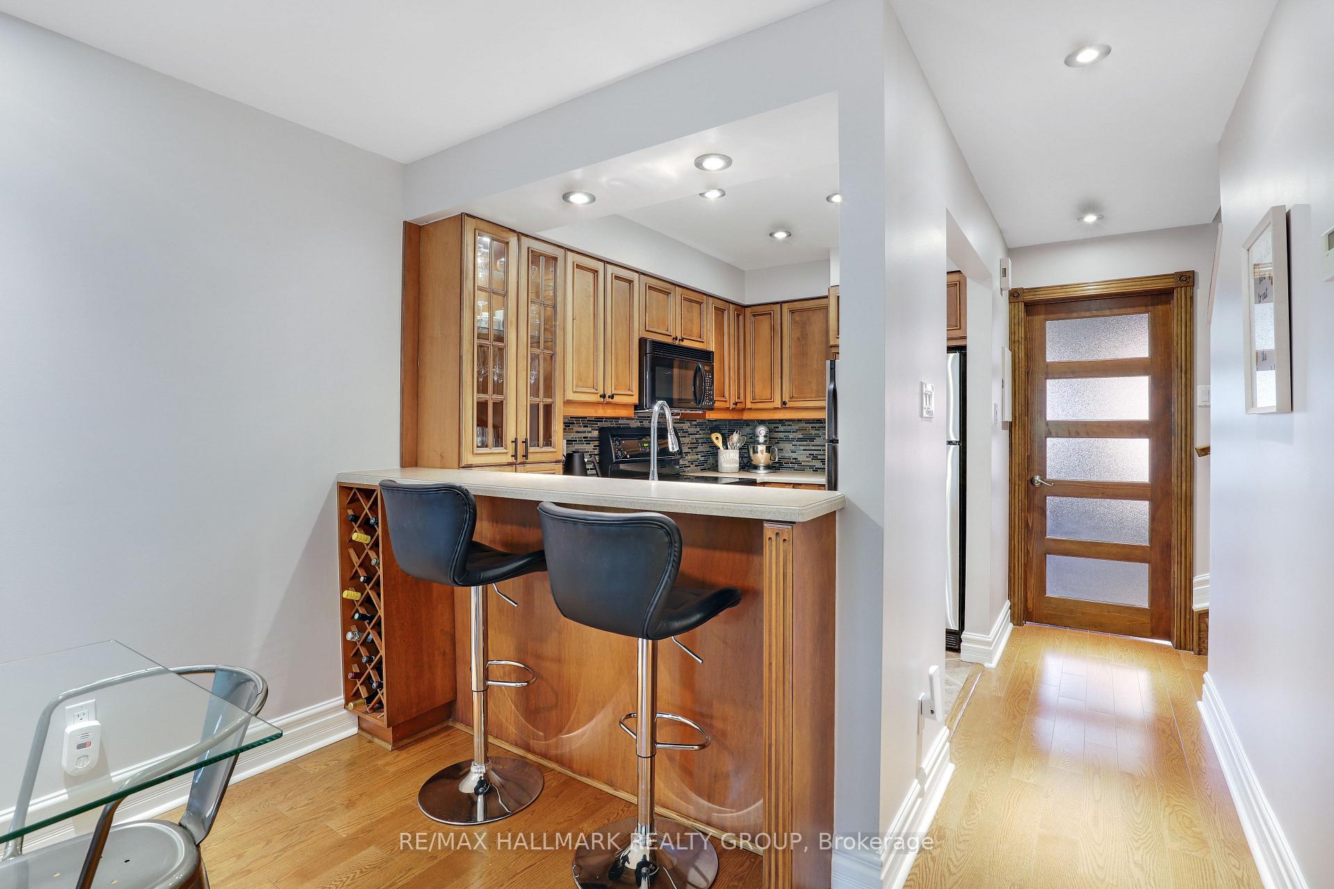 Photo 14 of 47 Crispin Private, Ottawa, Manor Park — HOMEH