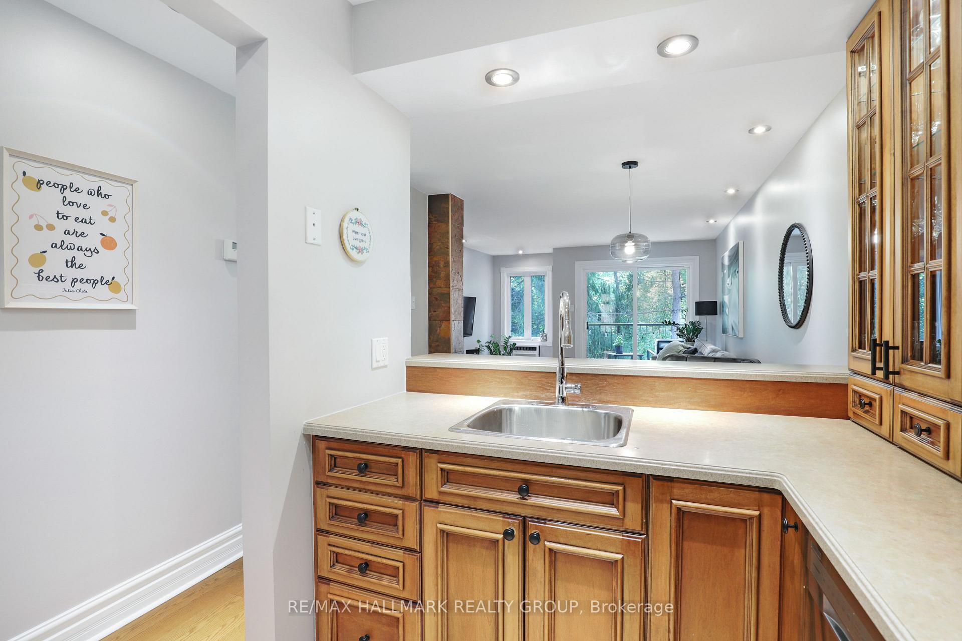 Photo 17 of 47 Crispin Private, Ottawa, Manor Park — HOMEH