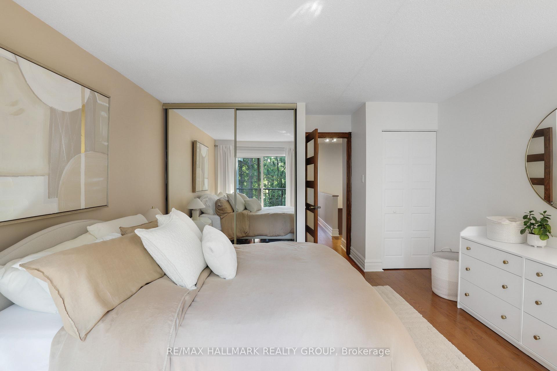 Photo 26 of 47 Crispin Private, Ottawa, Manor Park — HOMEH
