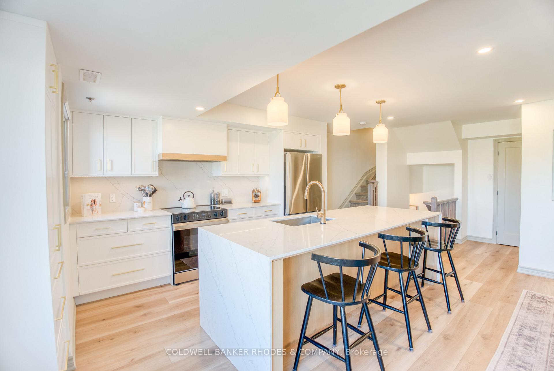 Photo 4 of 840 Mikinak Road, Ottawa, CFB Rockcliffe and Area — HOMEH