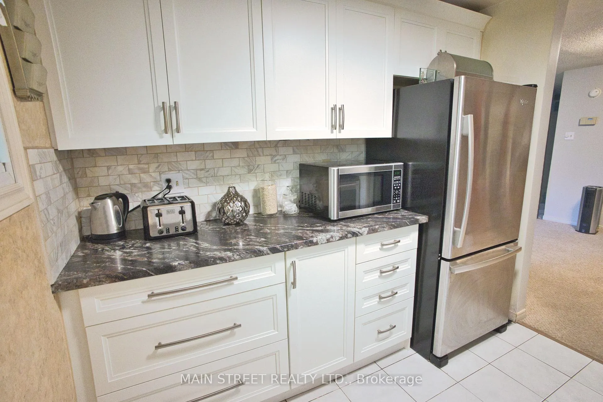 Photo 5 of 13 Quail Crescent, Barrie, Ardagh — HOMEH