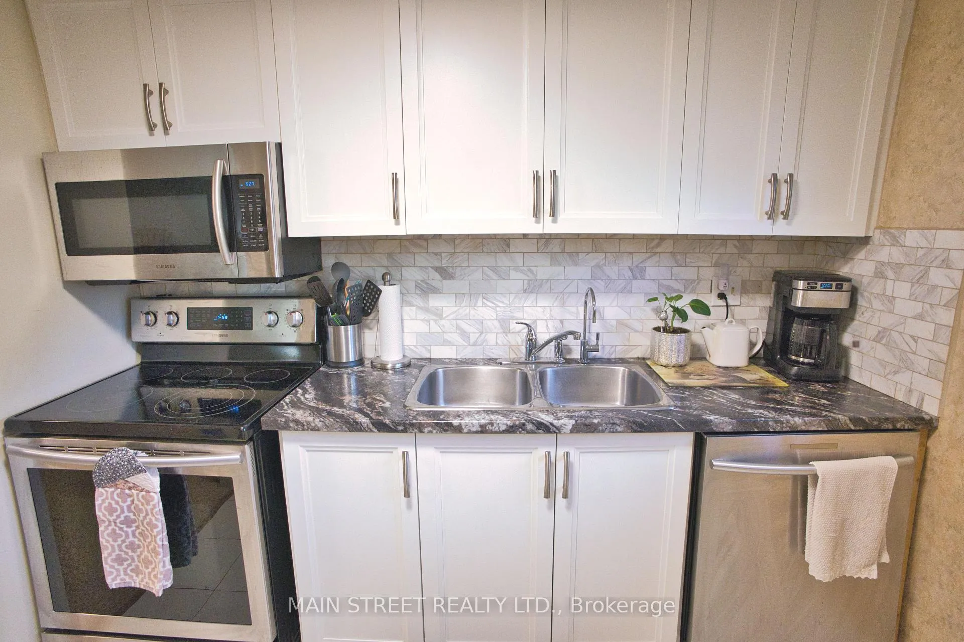 Photo 6 of 13 Quail Crescent, Barrie, Ardagh — HOMEH