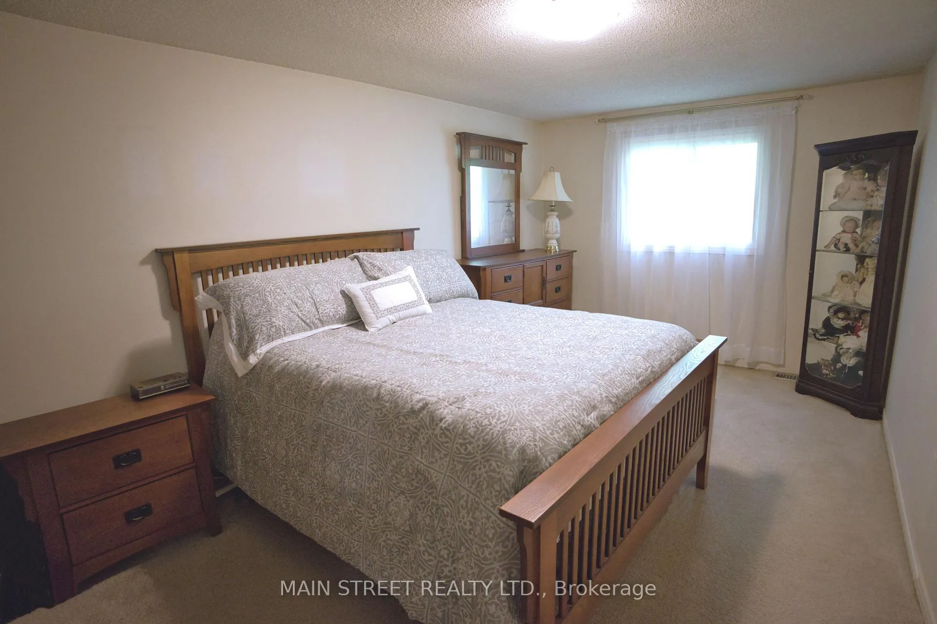 Photo 10 of 13 Quail Crescent, Barrie, Ardagh — HOMEH