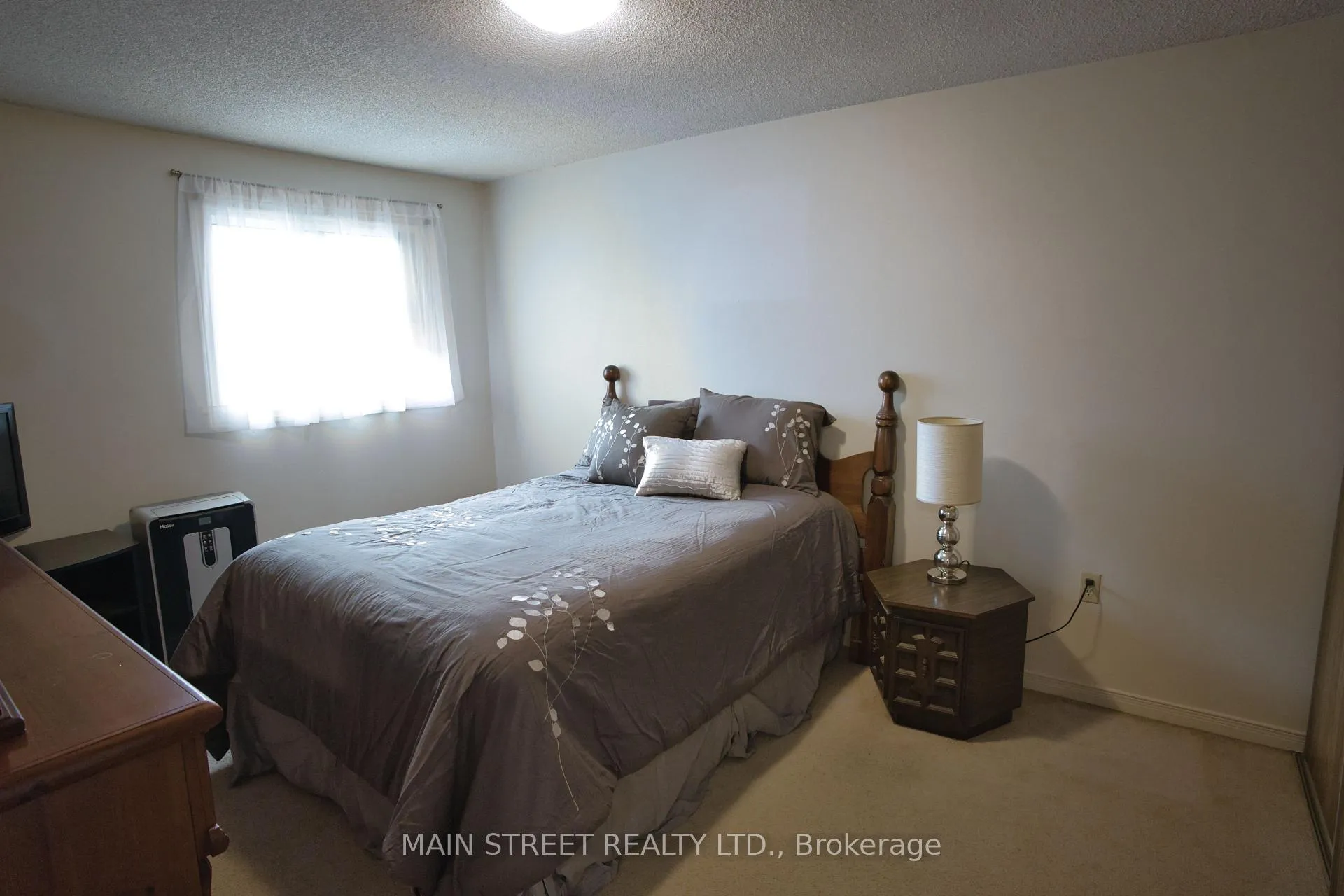 Photo 11 of 13 Quail Crescent, Barrie, Ardagh — HOMEH