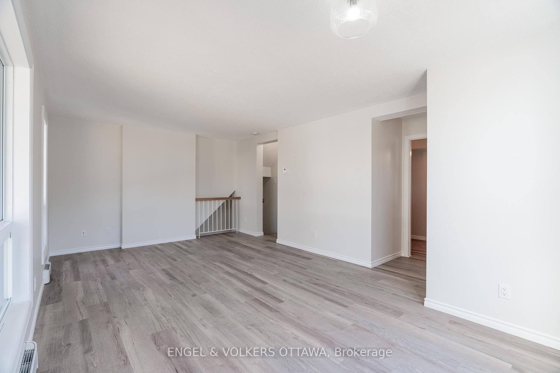 Photo 7 of 1504 Tanguay Court, Ottawa, Kanata - Katimavik — HOMEH