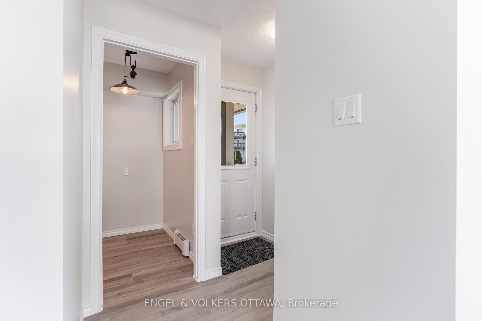 Photo 10 of 1504 Tanguay Court, Ottawa, Kanata - Katimavik — HOMEH
