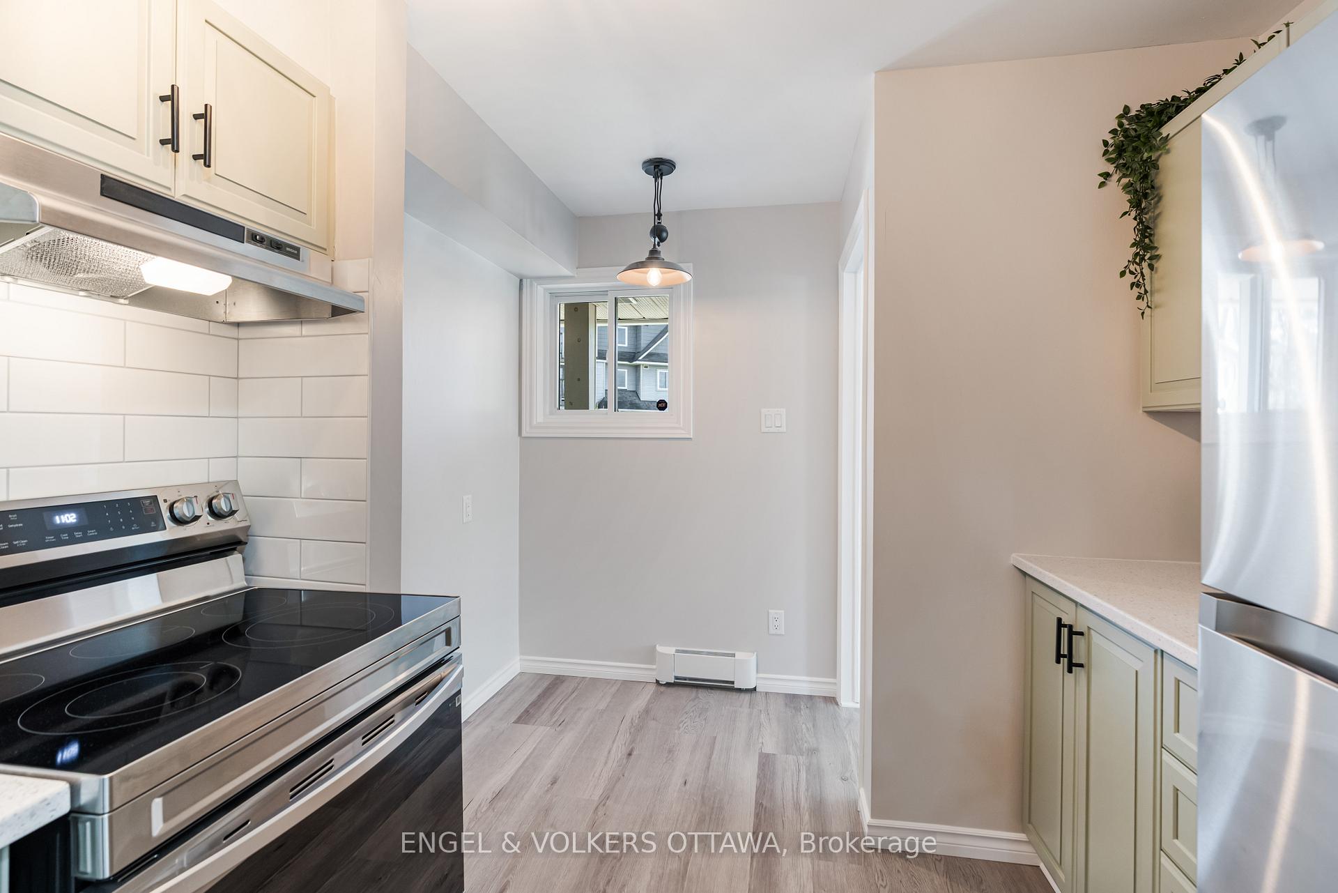 Photo 11 of 1504 Tanguay Court, Ottawa, Kanata - Katimavik — HOMEH