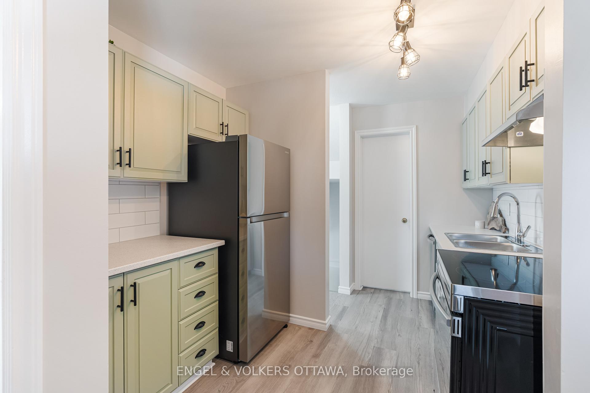 Photo 12 of 1504 Tanguay Court, Ottawa, Kanata - Katimavik — HOMEH