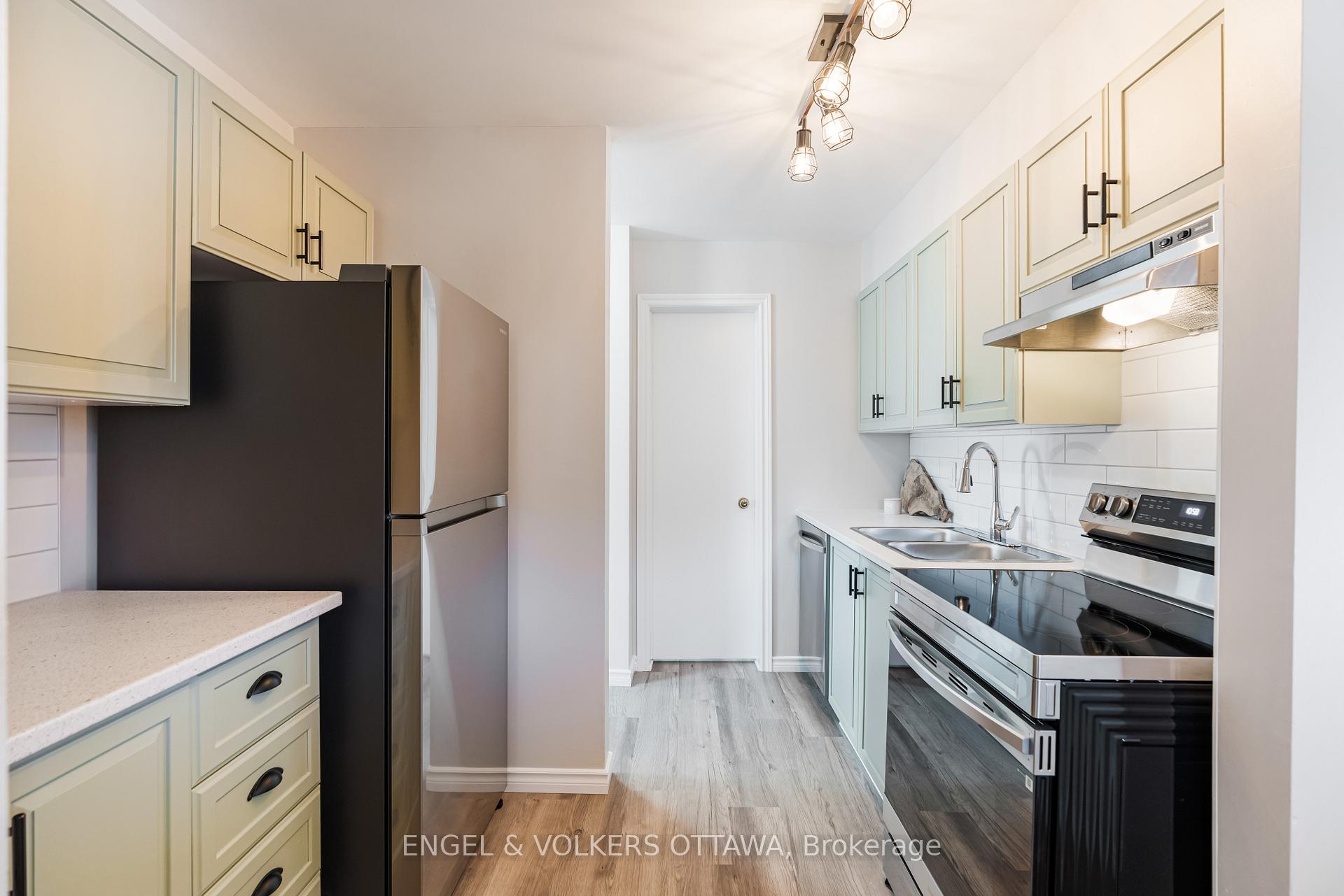 Photo 13 of 1504 Tanguay Court, Ottawa, Kanata - Katimavik — HOMEH