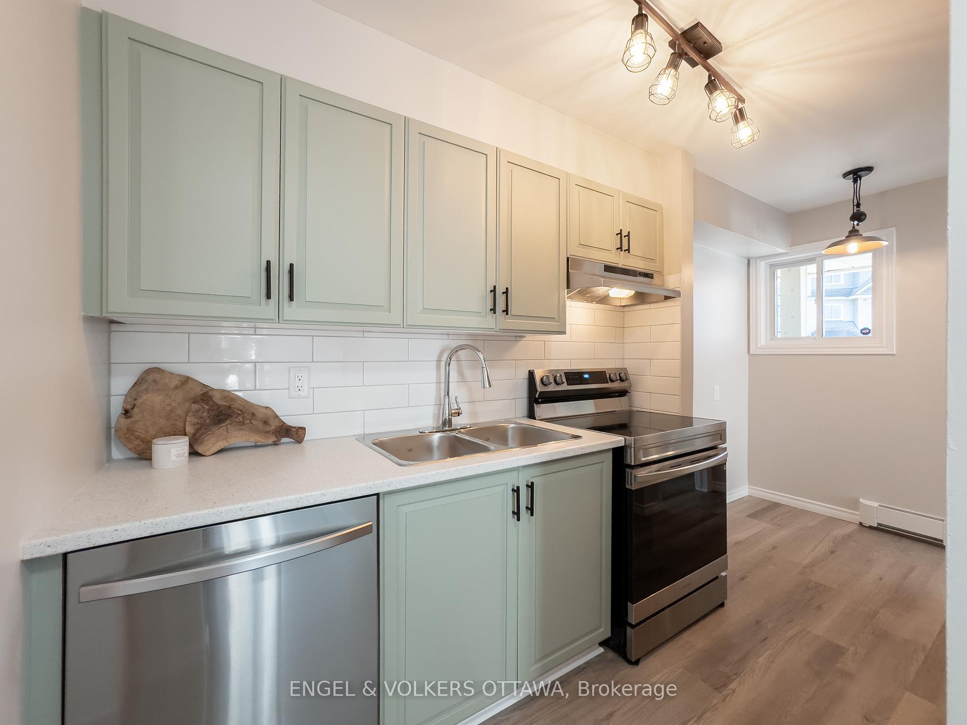 Photo 14 of 1504 Tanguay Court, Ottawa, Kanata - Katimavik — HOMEH