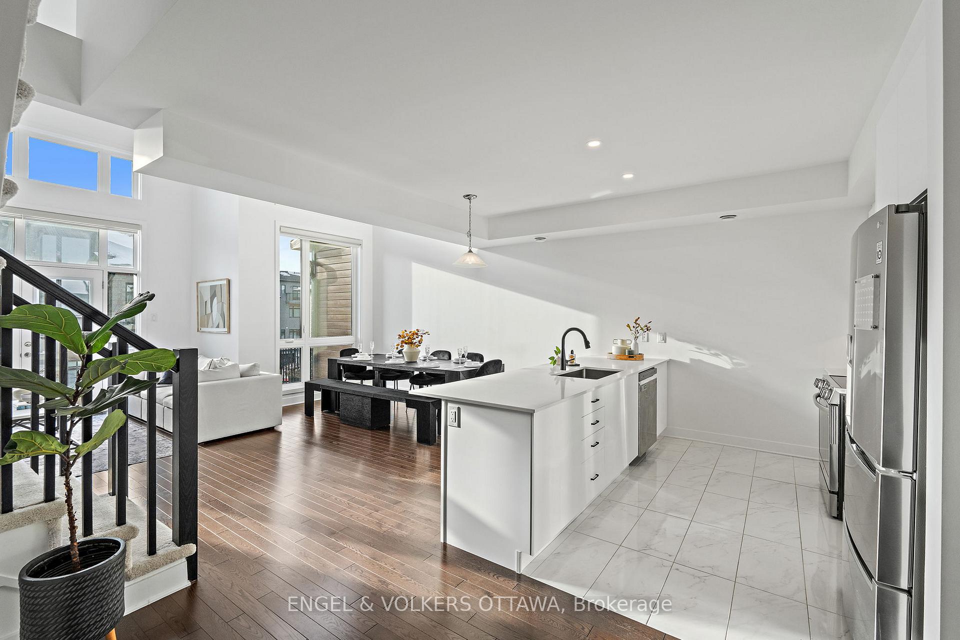 Photo 4 of 507 Crescendo Private, Ottawa, Riverside South/Gloucester Glen — HOMEH