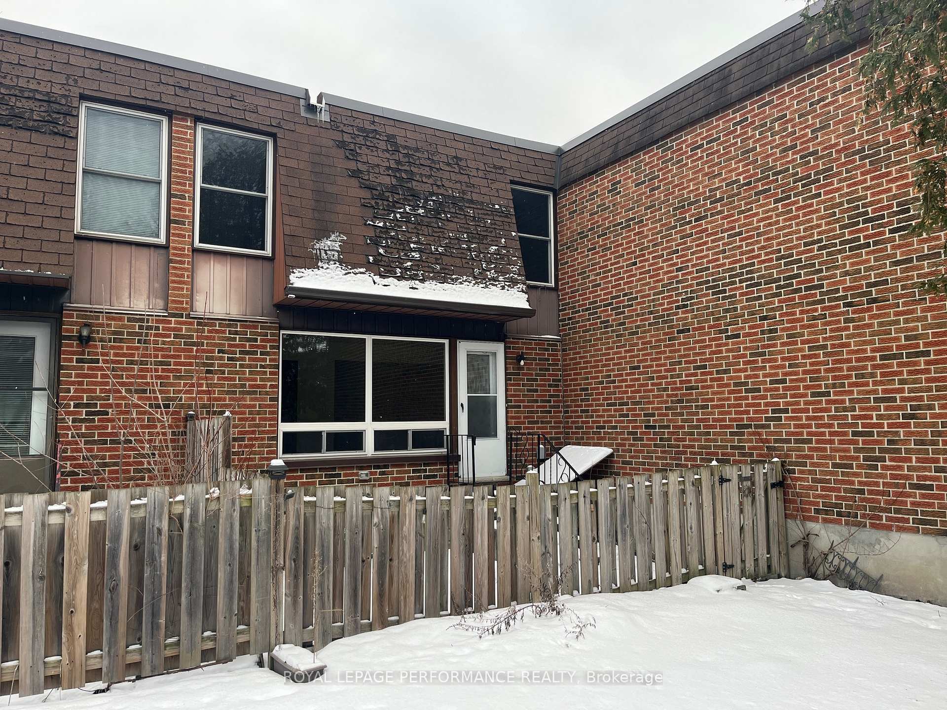Photo 4 of Unit 120, 2250 Cotters Crescent, Ottawa, Windsor Park Village — HOMEH