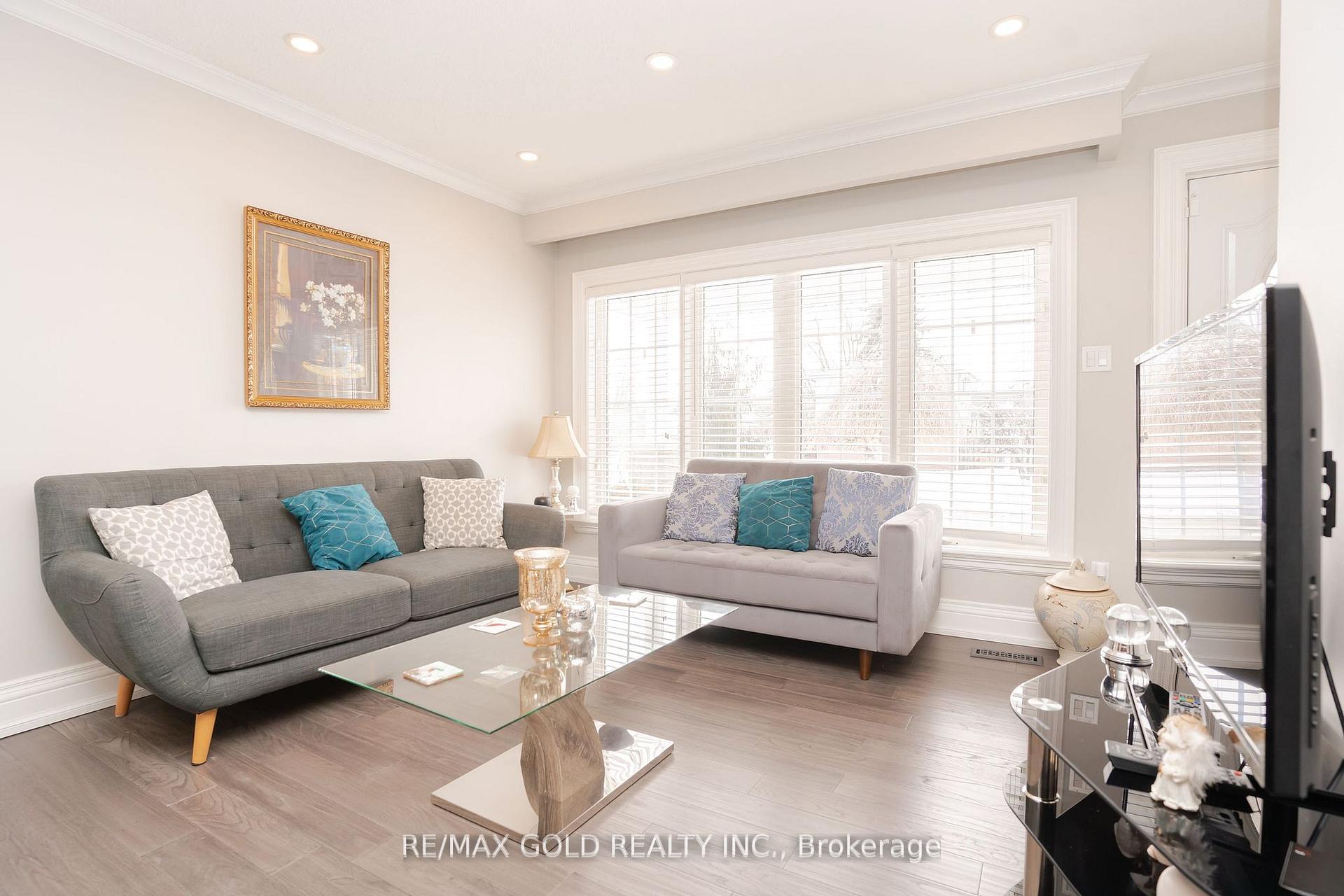 Photo 7 of 15 Castlemore Drive, Brampton, Brampton East — HOMEH