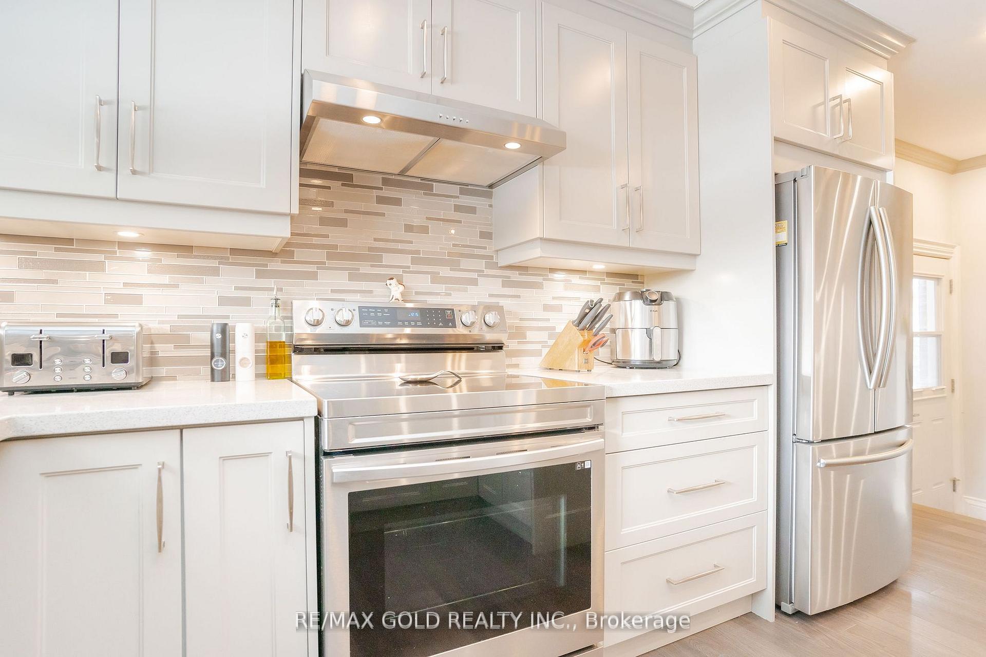 Photo 15 of 15 Castlemore Drive, Brampton, Brampton East — HOMEH