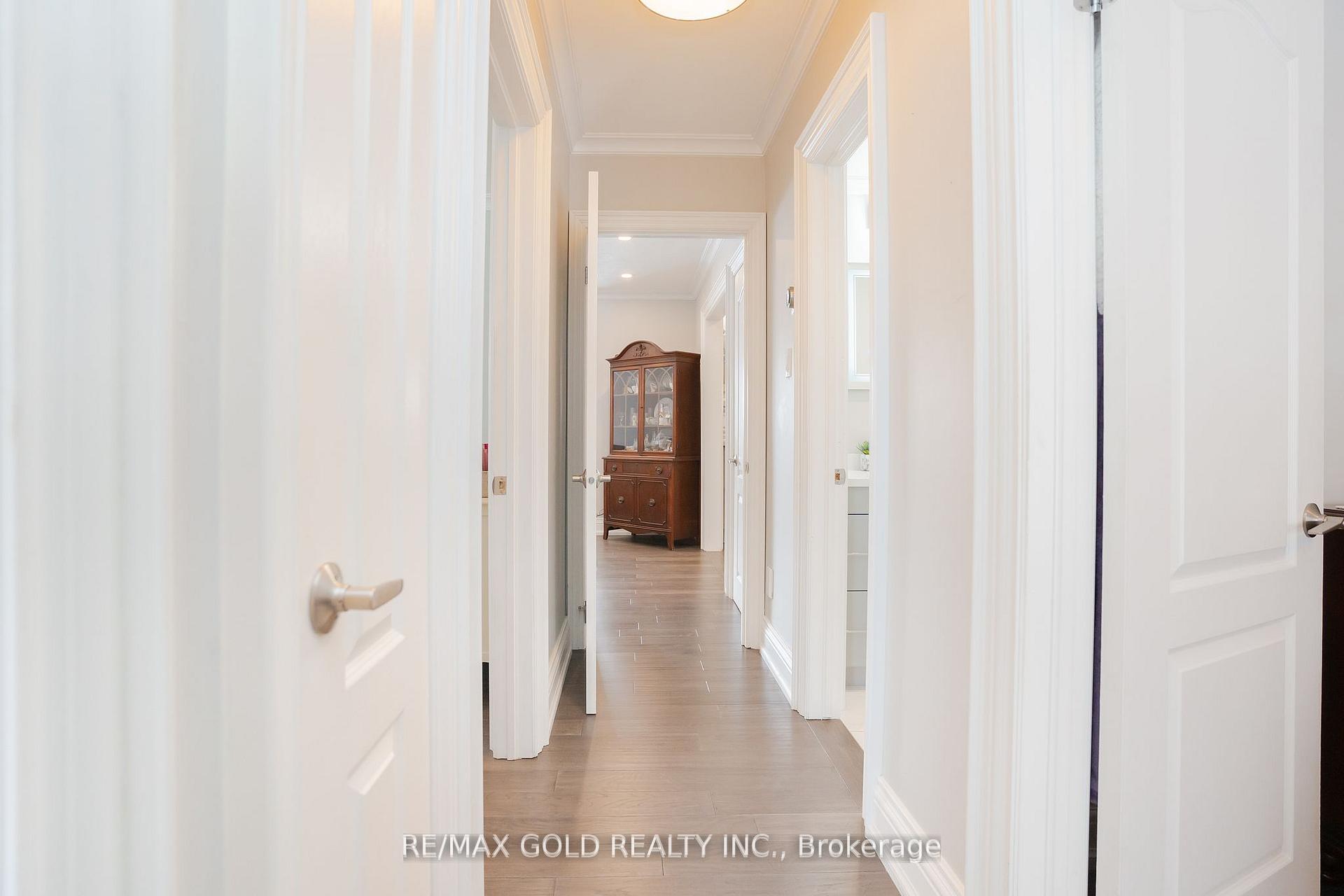 Photo 17 of 15 Castlemore Drive, Brampton, Brampton East — HOMEH
