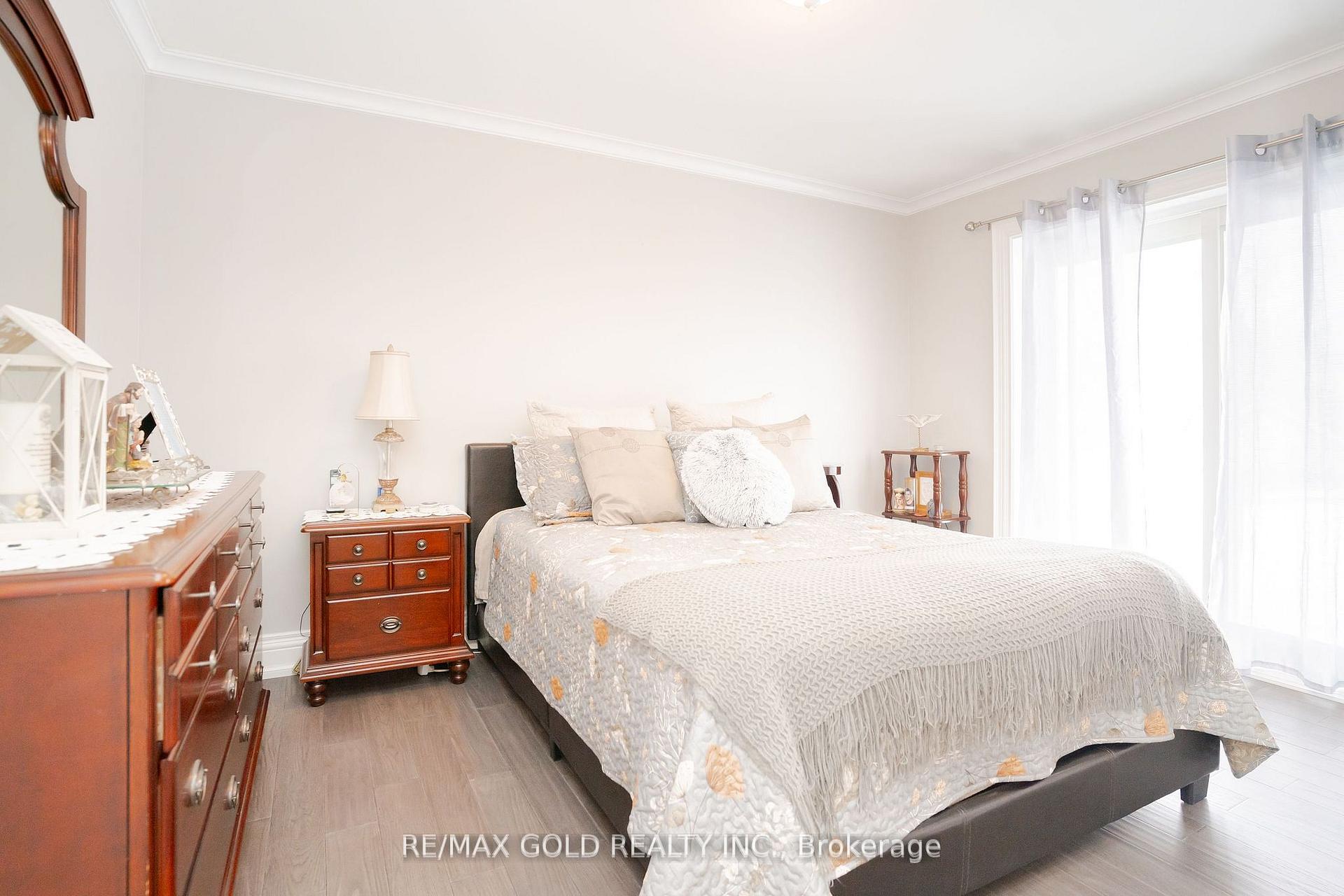 Photo 18 of 15 Castlemore Drive, Brampton, Brampton East — HOMEH