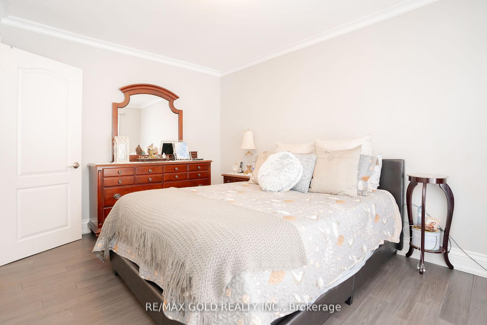 Photo 19 of 15 Castlemore Drive, Brampton, Brampton East — HOMEH