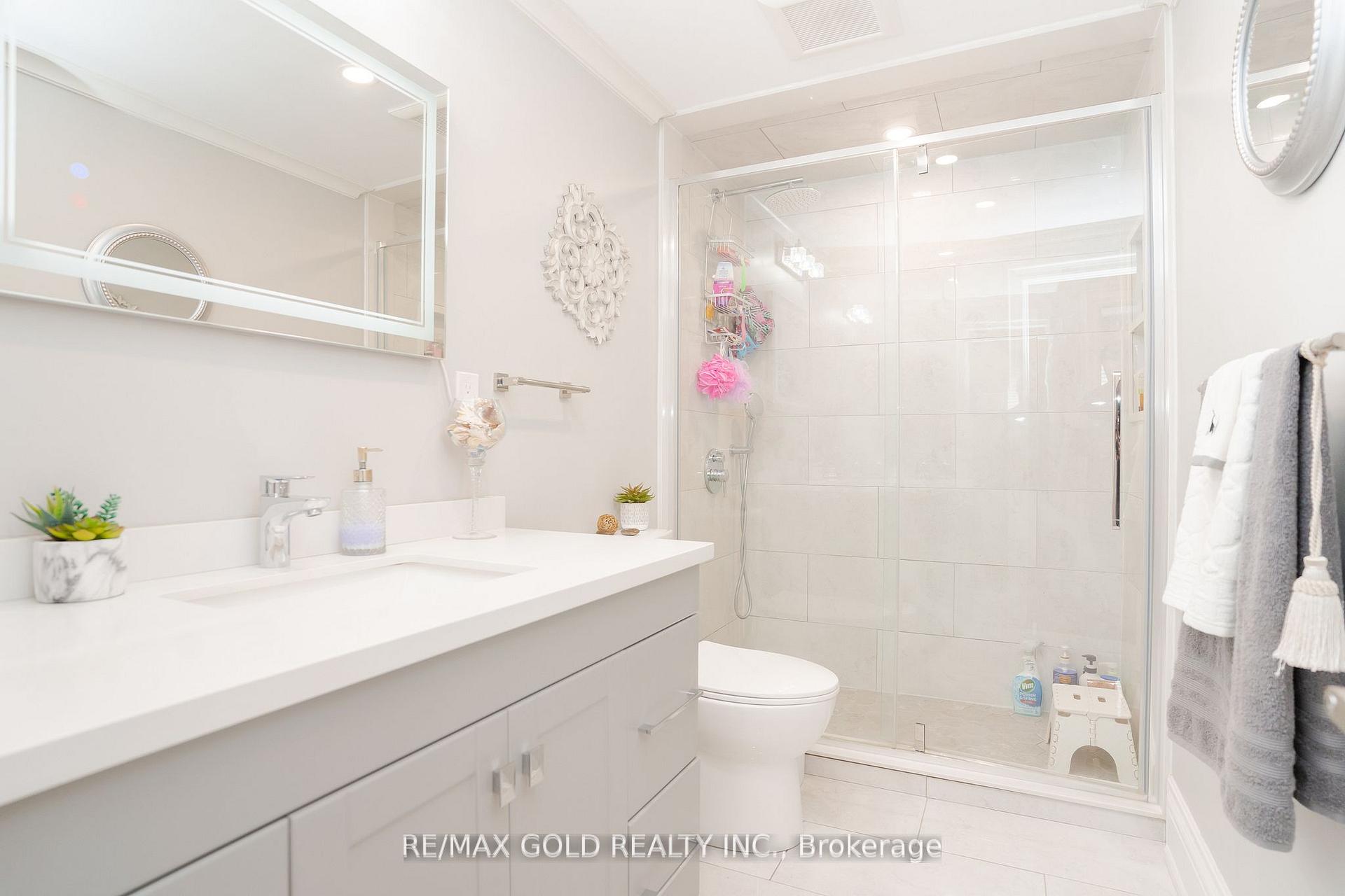 Photo 21 of 15 Castlemore Drive, Brampton, Brampton East — HOMEH